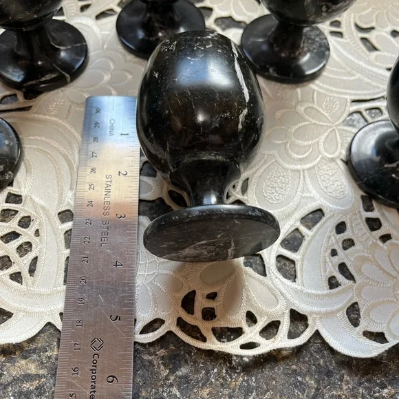 Elegant Black Marble Goblet Set - Picture 3 of 6